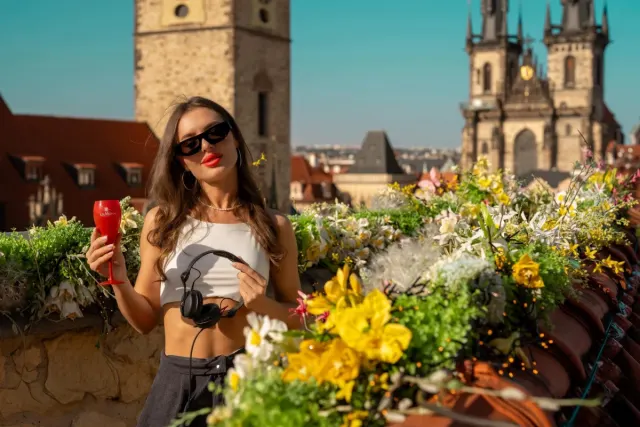 V letních dnech vystupuje na Terase live DJ Live DJ